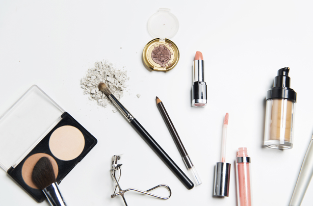 Make up, beauty, foundation, concealer, brushes
