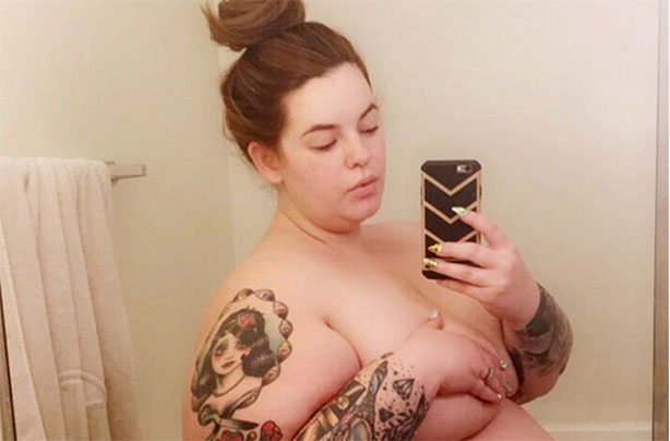 Tess Holliday pregnant, bump