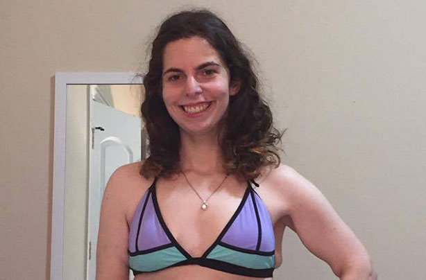 Lesley Miller viral bikini picture