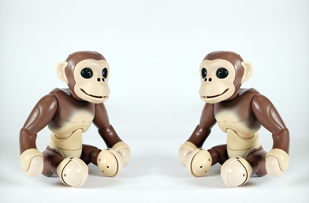 top christmas toys 2016 Spinmaster Zoomer Chimp top christmas toys 2016 Spinmaster Zoomer Chimp