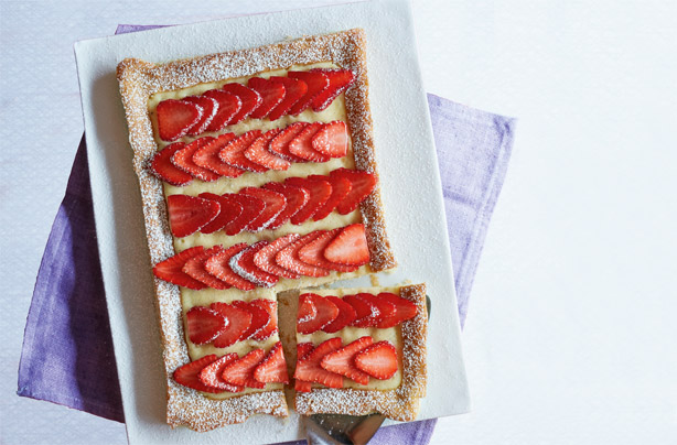 Nadiya Hussain's strawberries and cream custard tart
