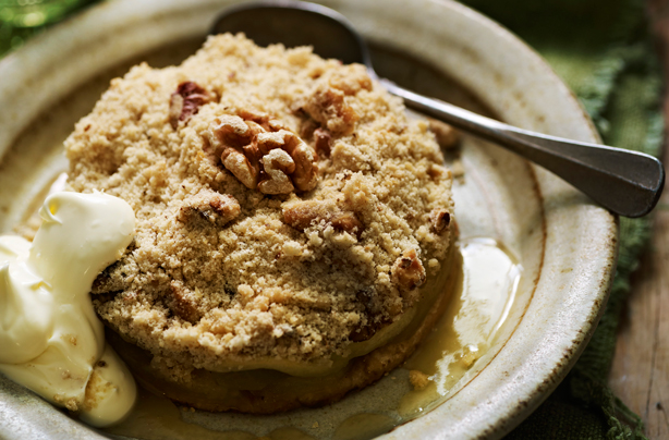 Apple and cinnamon crumble Apple and cinnamon crumble