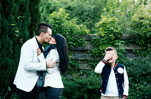 Gross parents, embarrassing parents, kissing