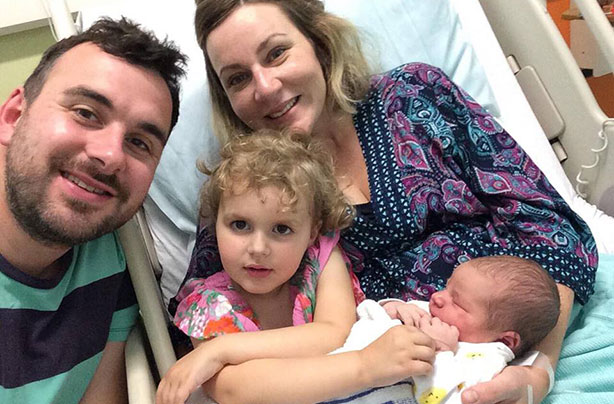 Keely McMahon-Perry, breastfeeding shamed in restaurant