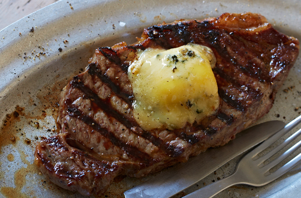 Chilli and pepper buttered steak